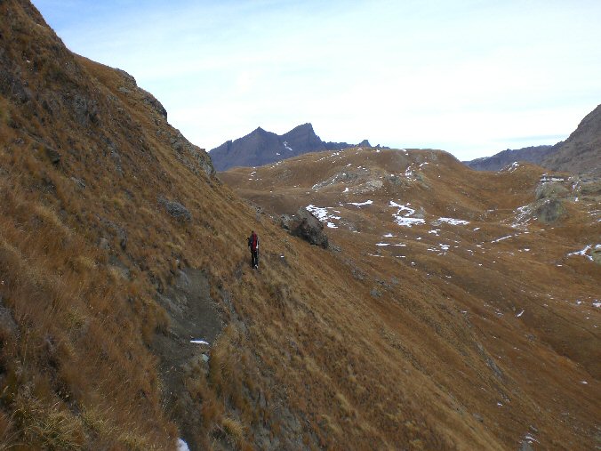 Col_Ciamarella (66).jpg - Retour par une sente et refuge  droite